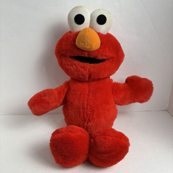 Wow! Sesame Street Toss and Tickle Me Elmo Talks and Wiggles 1997 - Working - Picture 1 of 9